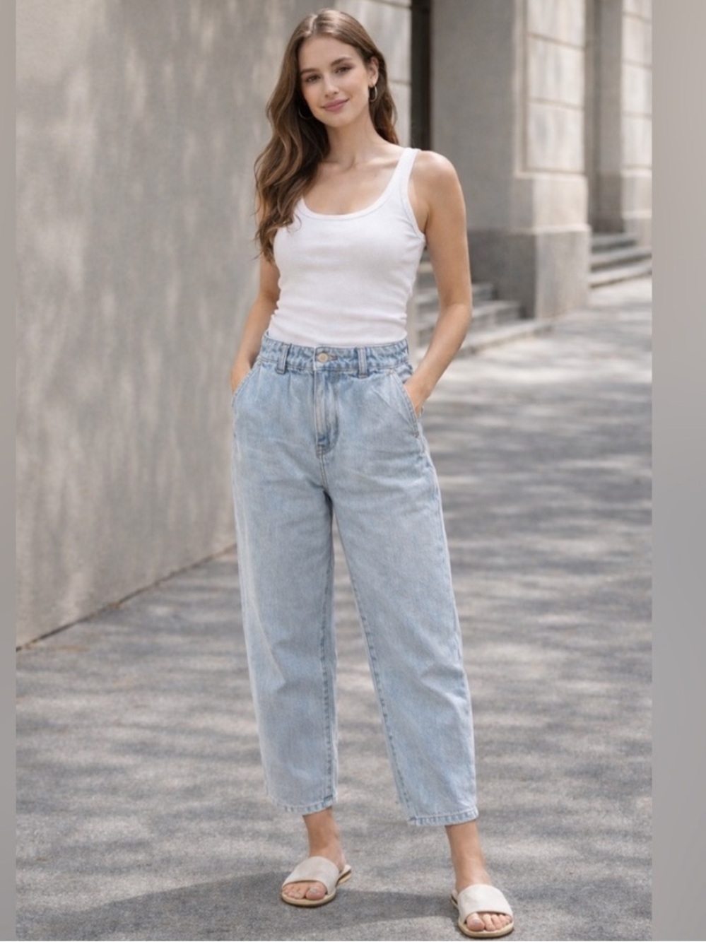 Zara Light Blue Wash High-Rise Paperbag Relaxed Fit Jeans. Size 6.